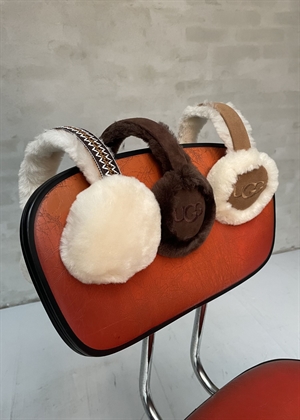 W Tasman sheepskin earmuff Creme UGG 